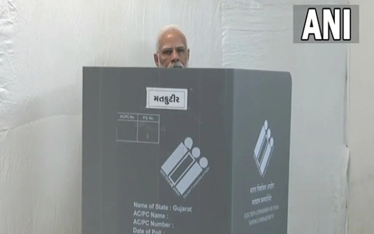 PM Modi casts his vote in the second phase of polling in the Gujarat Assembly Elections | Image: ANI