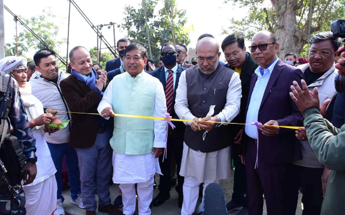 Manipur CM N Biren Singh inaugurating the bridge