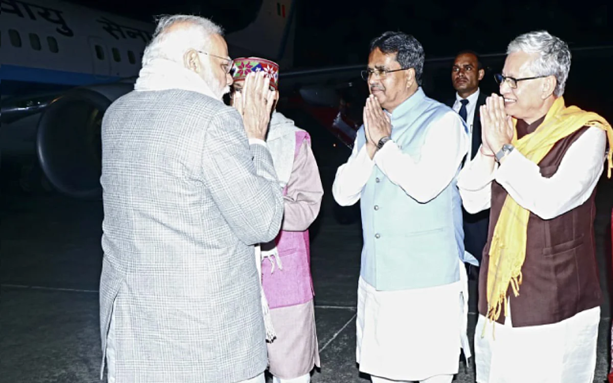 Tripura CM seeing off PM Modi | Image: Twitter/ Manik Saha