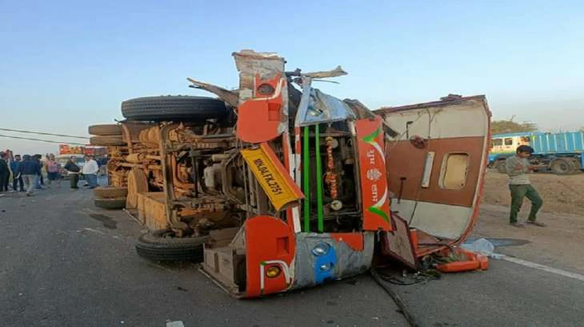 Maharashtra: 10 Killed, Over 30 Injured Bus-Truck Collision at Nashik-Shirdi Highway