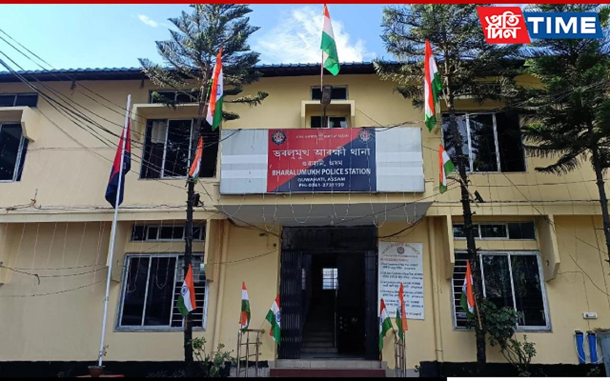 A notorious two-wheeler thief in Guwahati had escaped Bharalumukh Police's custody