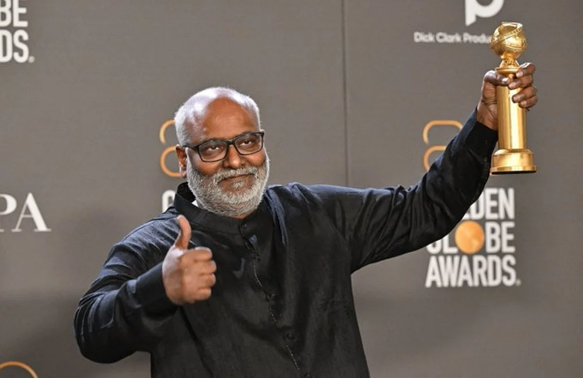 Music director MM Keeravaani receiving the award at the Golden Globe Awards 2023
