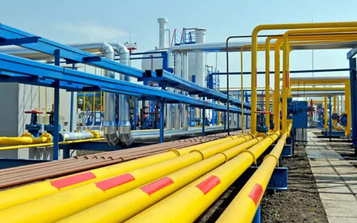 A pipeline project to carry fuel from India to Bangladesh is likely to be commissioned in February