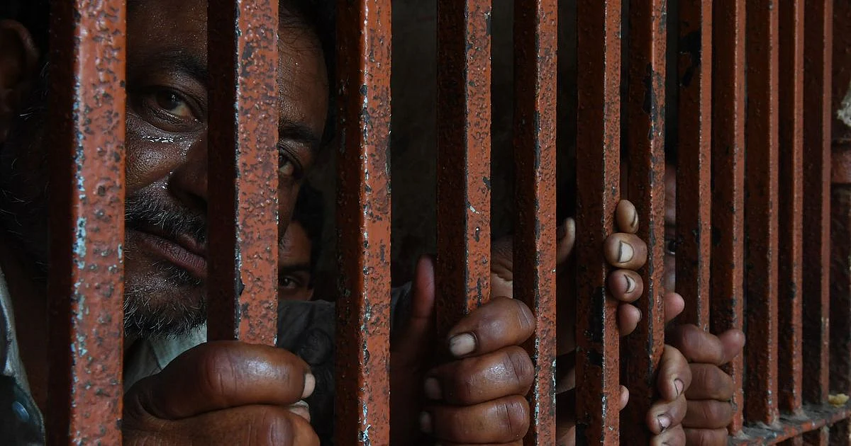 Pakistan arrests Indian fishermen