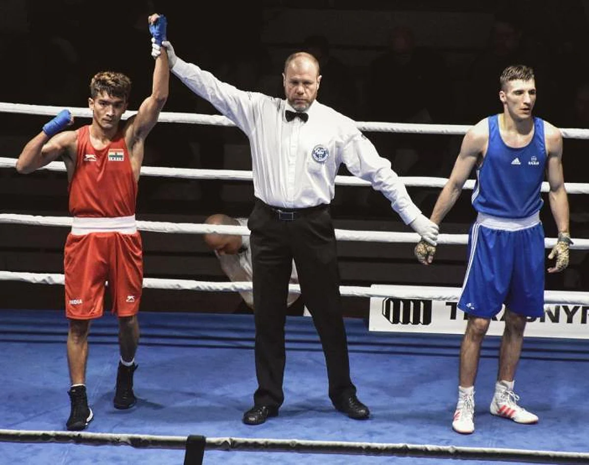 Shiva Thapa enters final