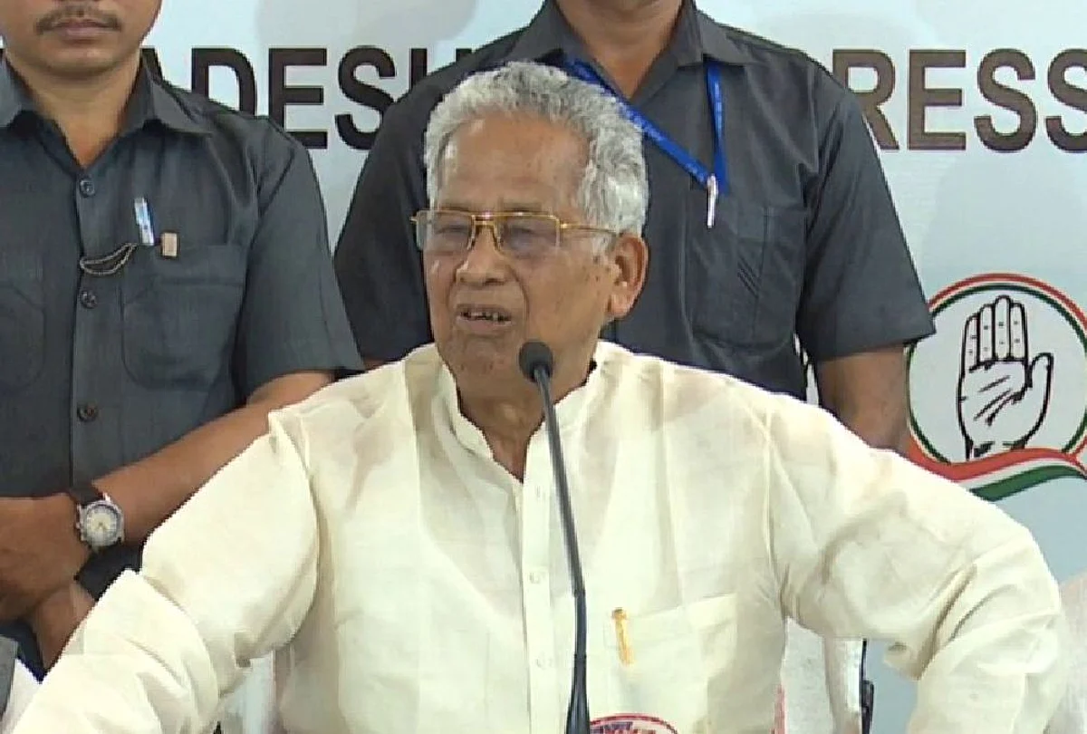 Tarun Gogoi calls Modi an actor