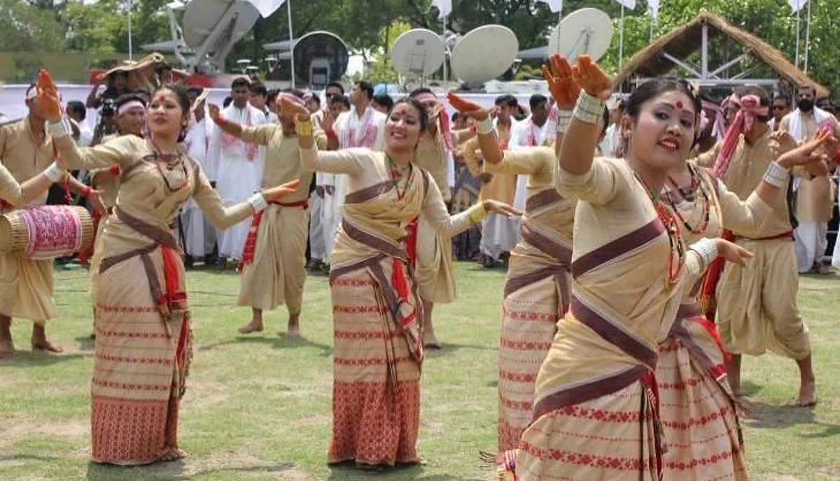 Assam Guv, CM Greet People on Rongali Bihu