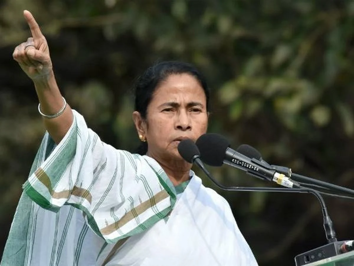 Bengalis being pushed out of Assam: Mamata