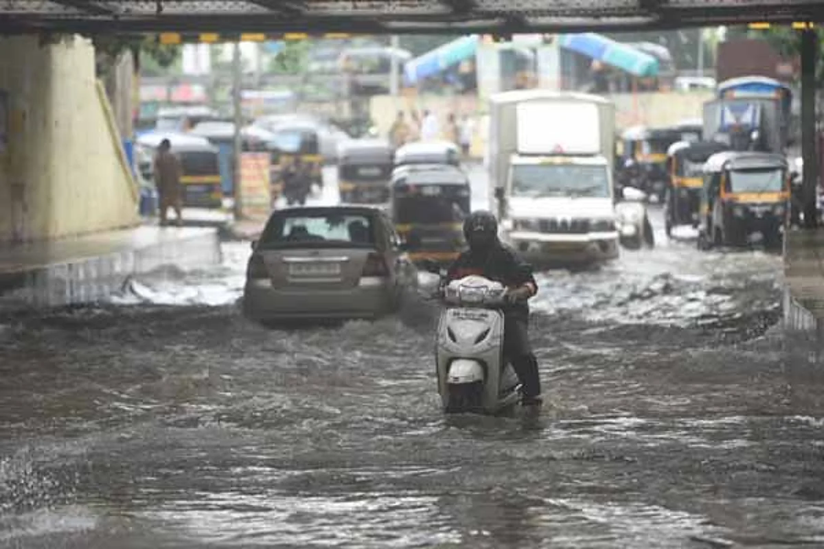 Mumbai, neighbouring areas receive heavy to very heavy rains