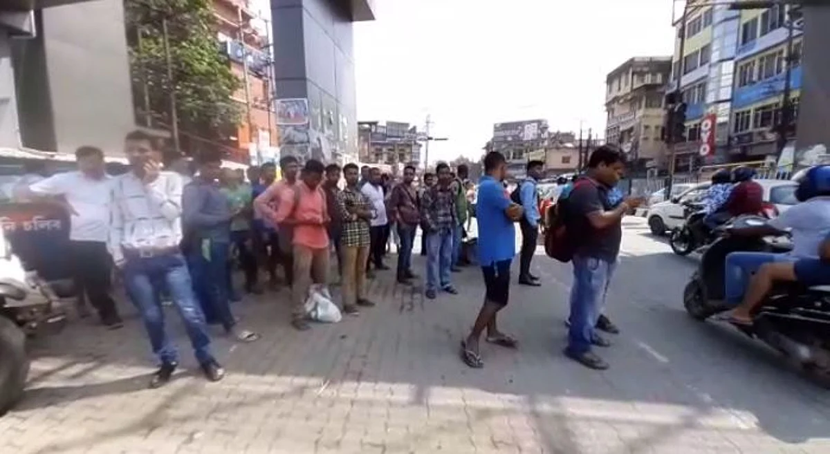 Commuters Harassed Due to 24-hour Chakka Bandh