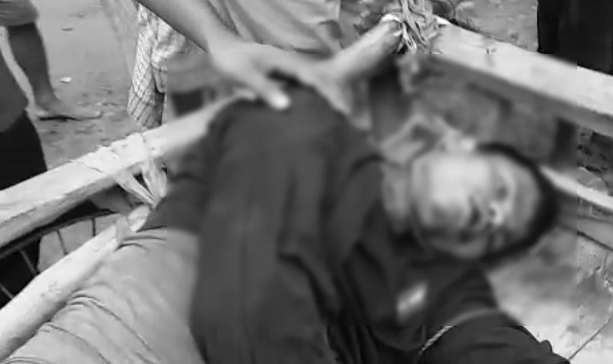 Thief caught red-handed; thrashed to death