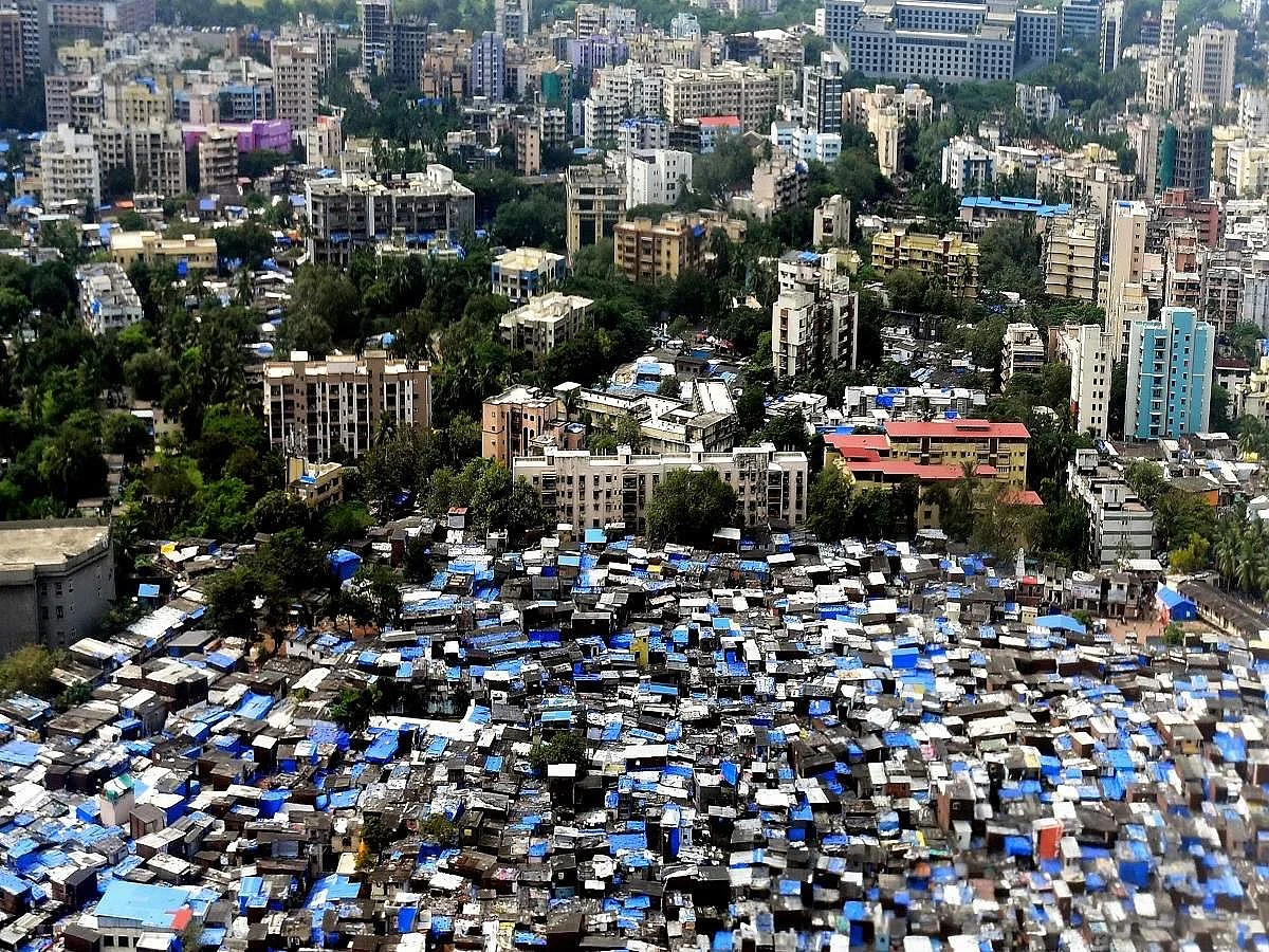 WHO lauds containment efforts in Dharavi slum