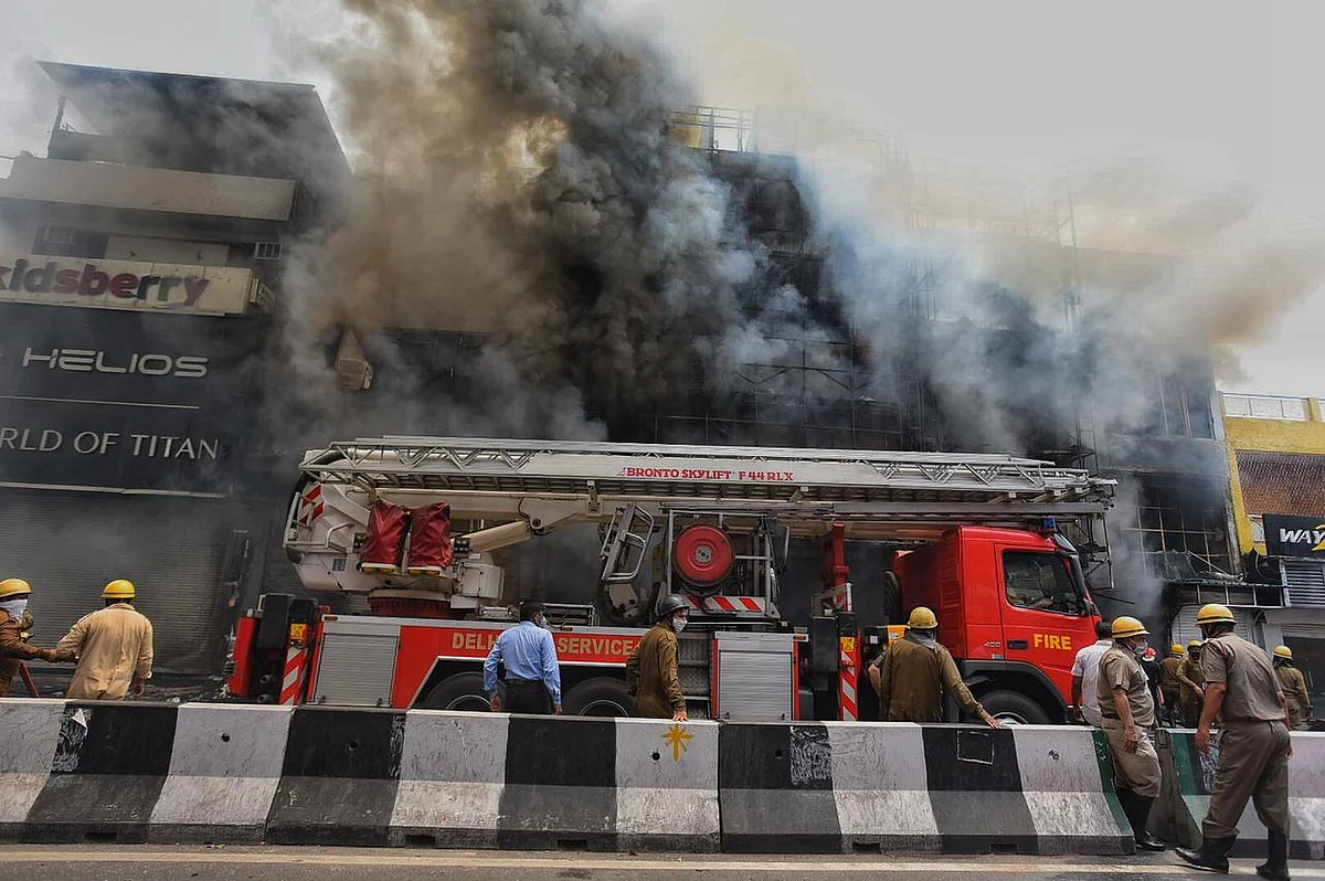 Delhi: Fire Breaks Out at Lajpat Nagar, 70 Firefighters Deployed