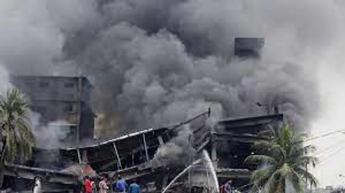 Bangladesh: At least 52 Killed in Fire that Breaks Out in a Factory