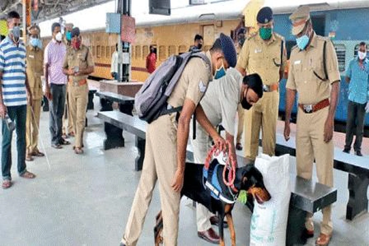 Mumbai: Bomb Threat Call at 3 Rly Stations, Amitabh Bachchan’s Bungalow, 2 Held