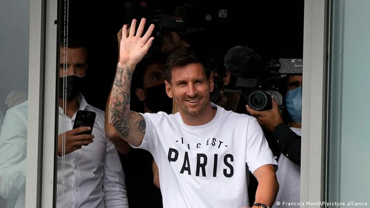 Messi Signs 2-Year Contract With Paris Saint-Germain
