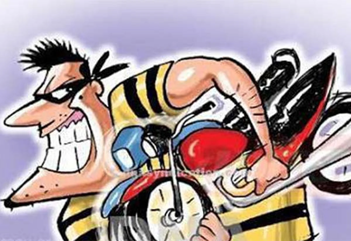 दिन दहाड़े तहसील से वकील की बाइक ही ले उड़े चोर