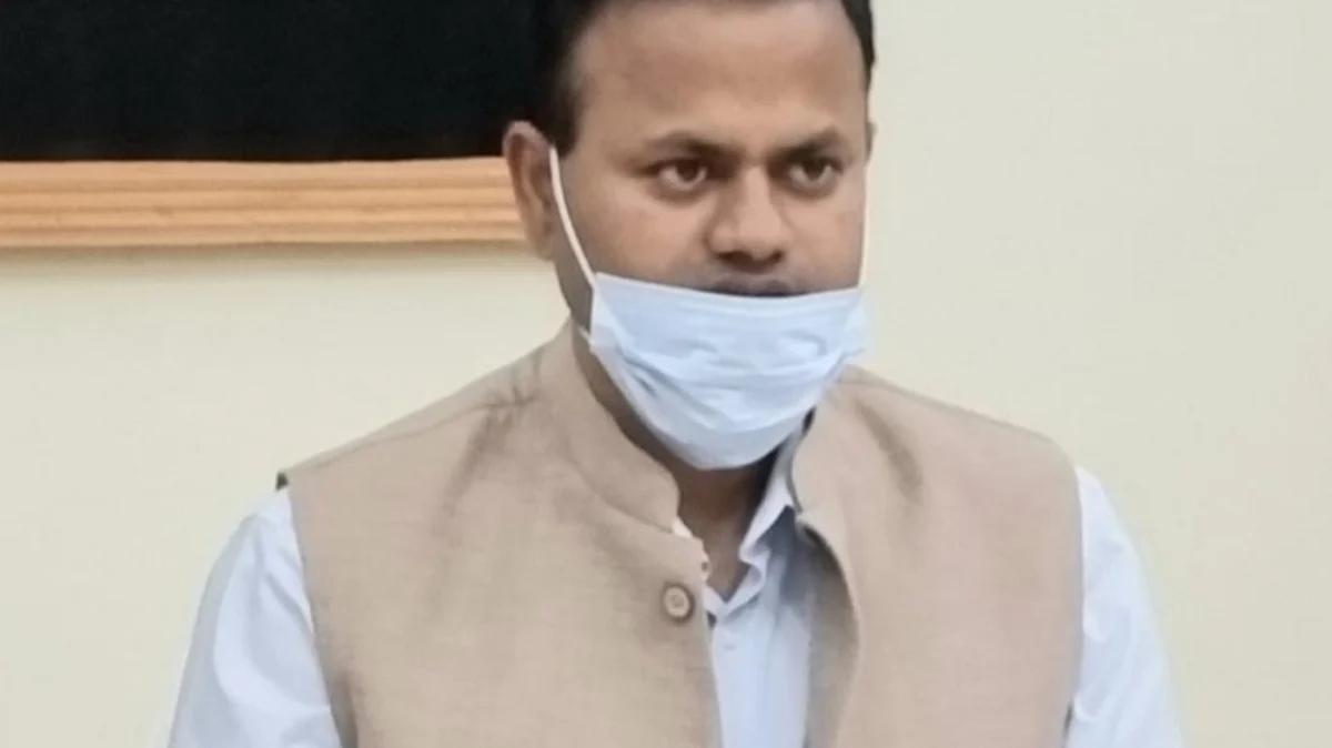 खाद की कालाबाजारी करने बालों पर की जाये कठोर कार्यवाही : जिलाधिकारी