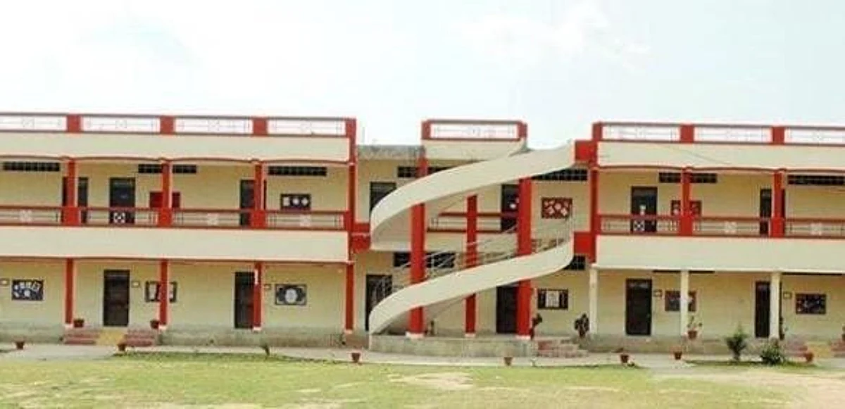 शिक्षक के खिलाफ पुलिस ने किया मामला दर्ज