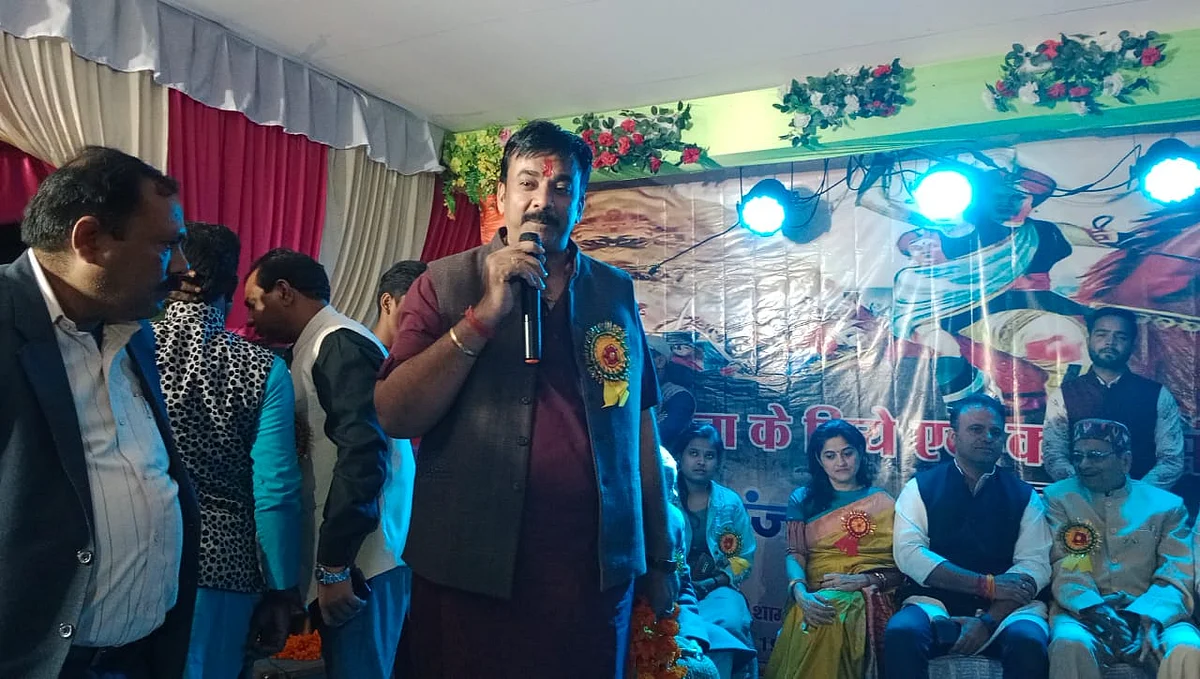 दीपांजलि महोत्सव में हंसारी स्थित "मानवता के नाम" संस्था द्वारा आयोजित वीरांगना महारानी लक्ष्मी बाई का जन्म दिवस हर्षोल्लास के साथ मनाया