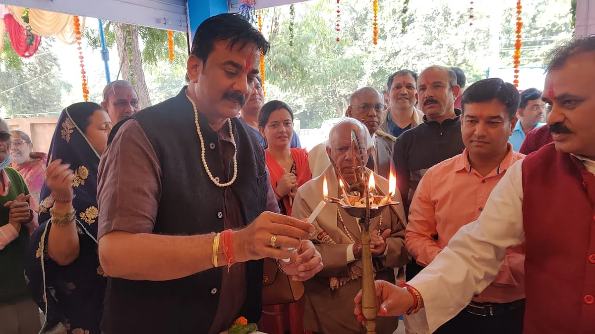जैन समाज द्वारा खोले गए सेवार्थ मेडिकोज पर मरीजों को किफायती दरों पर दवा उपलब्ध, संदीप सरावगी द्वारा किया गया उद्घाटन