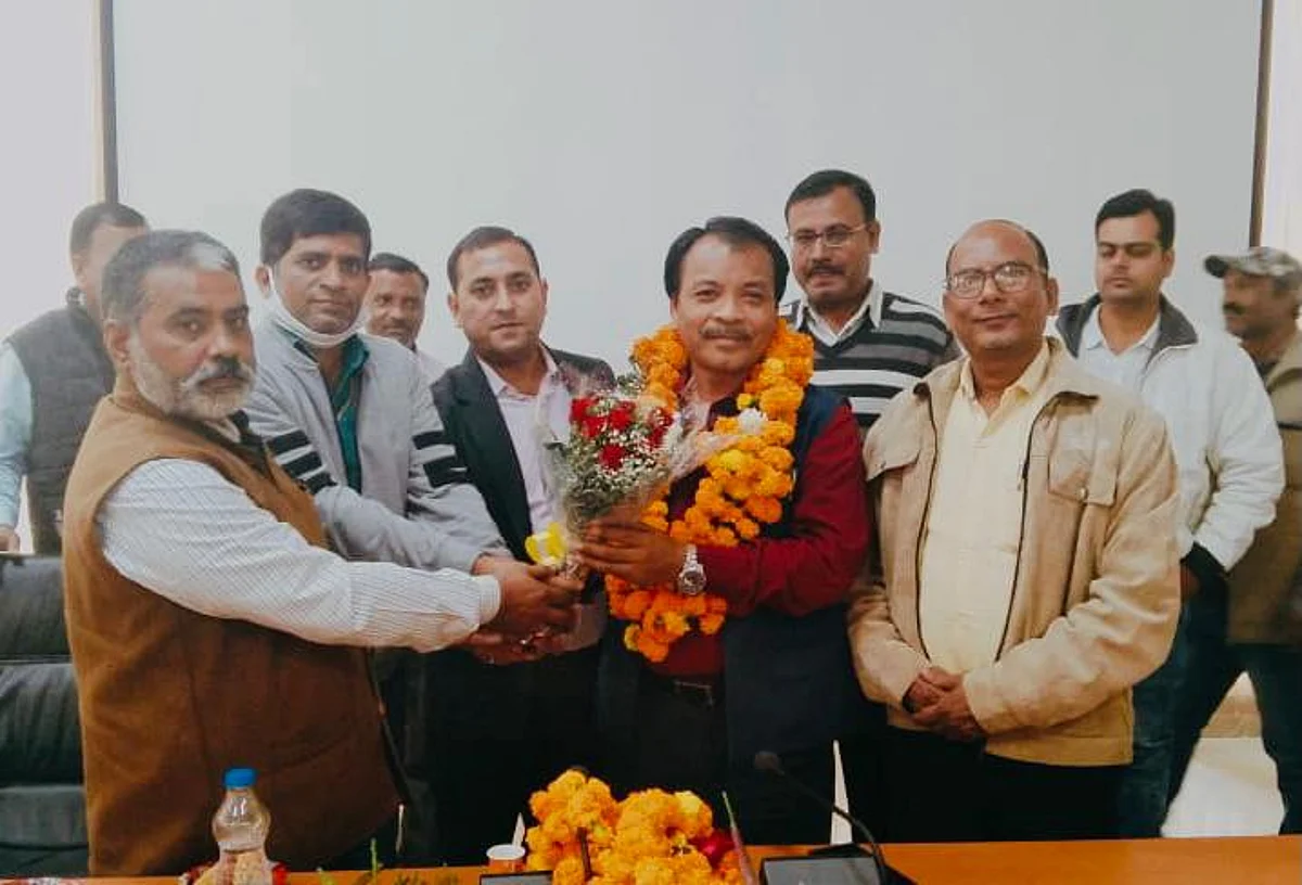 बुंदेलखंड विश्वविद्यालय: प्रो.एम एम सिंह बने डीन अभियांत्रिकी, शिक्षकों ने किया स्वागत