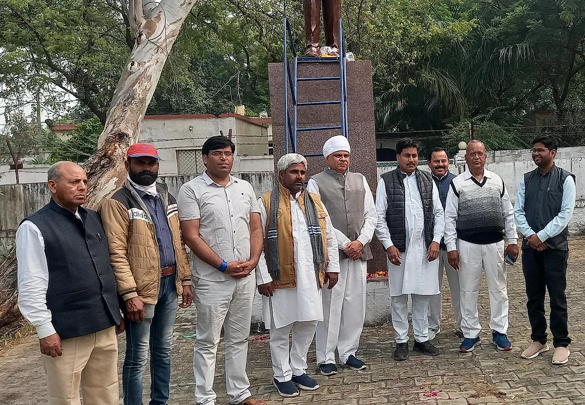 जिला कांग्रेस ने बाबा साहब की पुण्यतिथि पर श्रधांजलि व्यक्त की