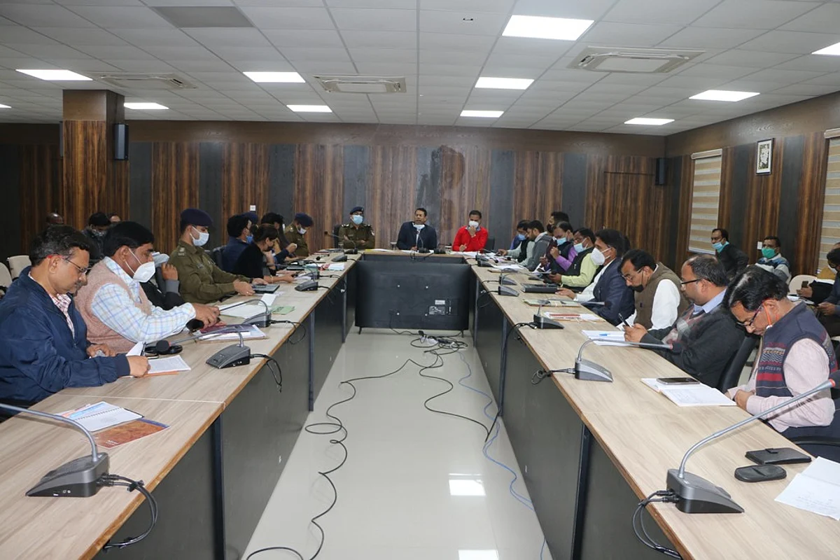 आदर्श आचार संहिता का का करें पालन -कलेक्टर