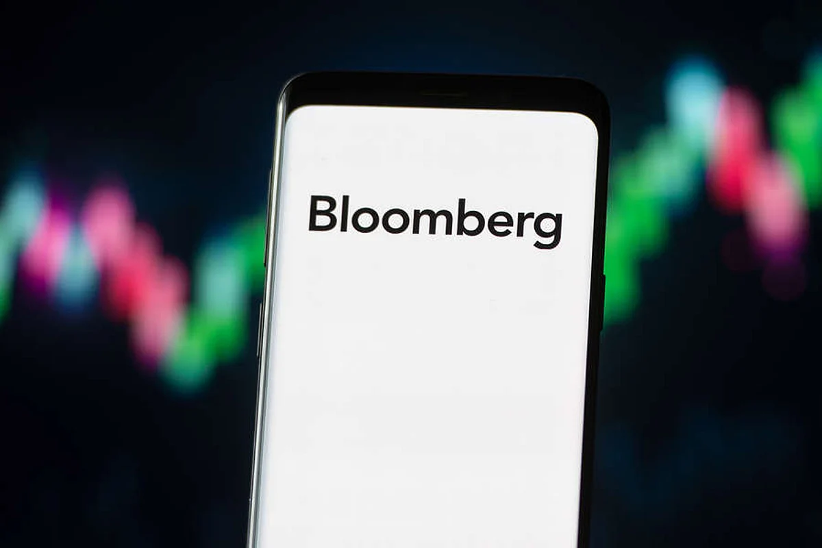 Bloomberg Орос болон Беларуст үйл ажиллагаагаа зогсоож буйгаа зарлалаа