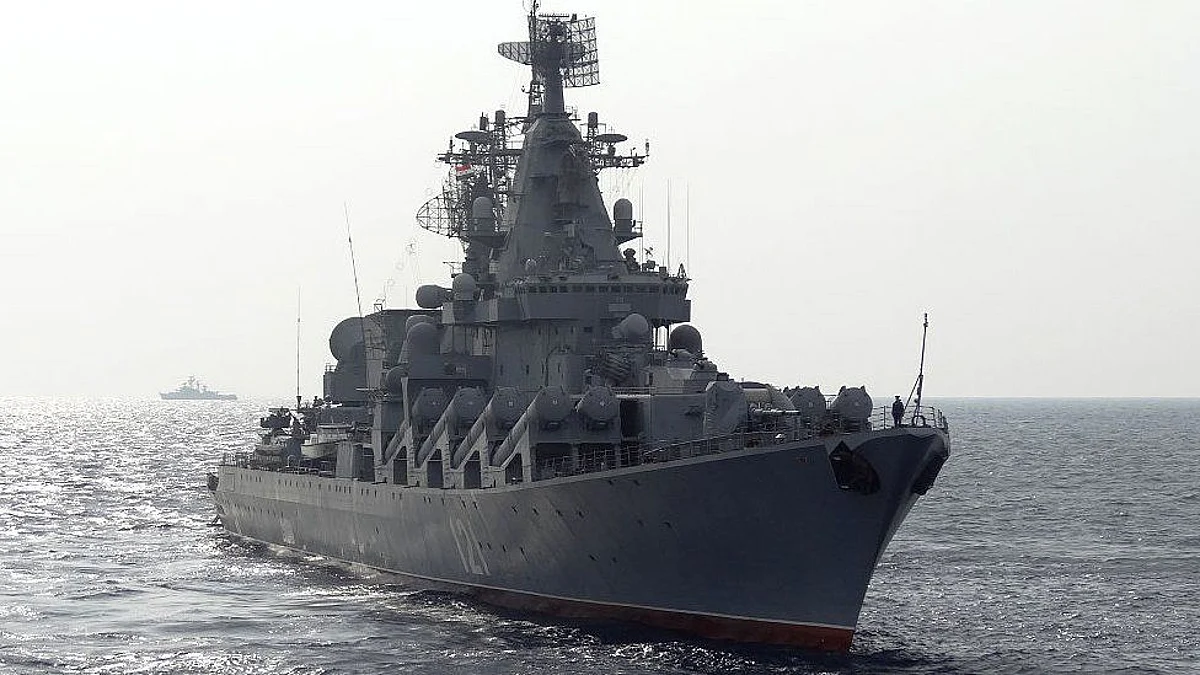 Оросын армийн бэлгэдэл болсон "Москва" байлдааны хөлөг онгоц живжээ