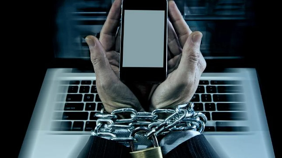 Та технологийн донтолттой болсон юм биш биз?