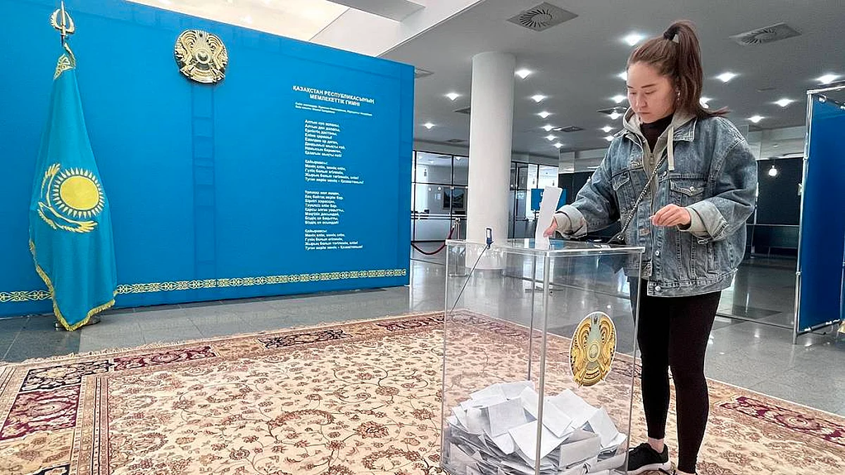 Казахстанд бүх ард түмний санал асуулга боллоо