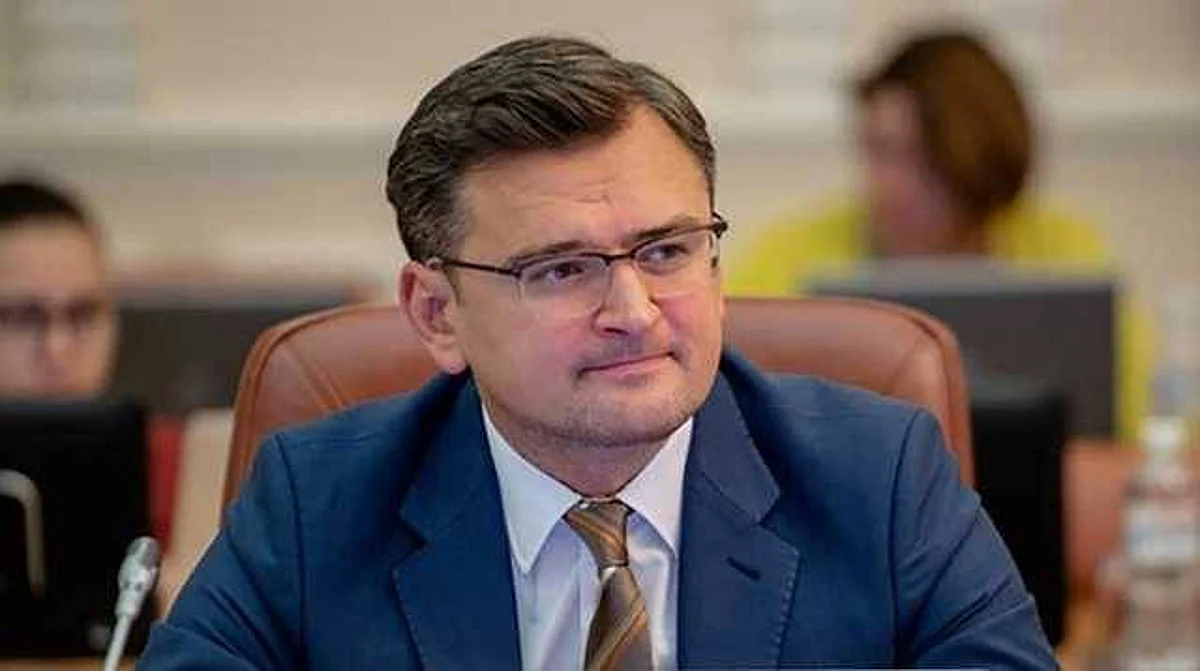 Украин: Хэрвээ бид зэвсэггүй болбол хүрз бариад тулалдана