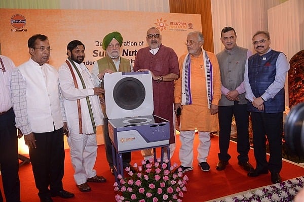 Petroleum Minister launches Indian Oil’s Surya Nutan indoor solar