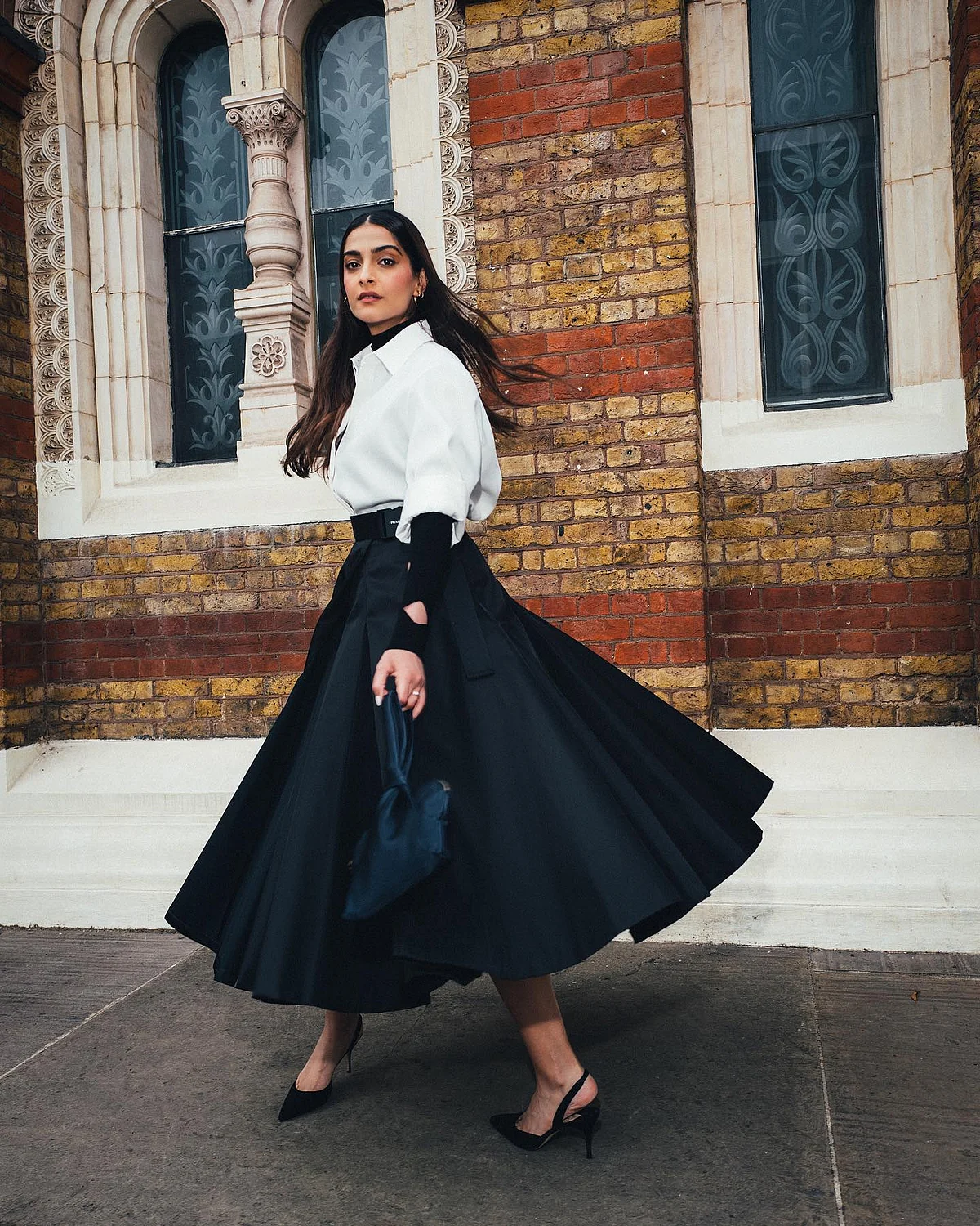 sonamkapoor1625938197261488158546932608254089228