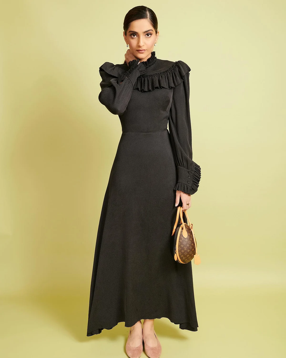 sonamkapoor1628320630263486688115455603154089228