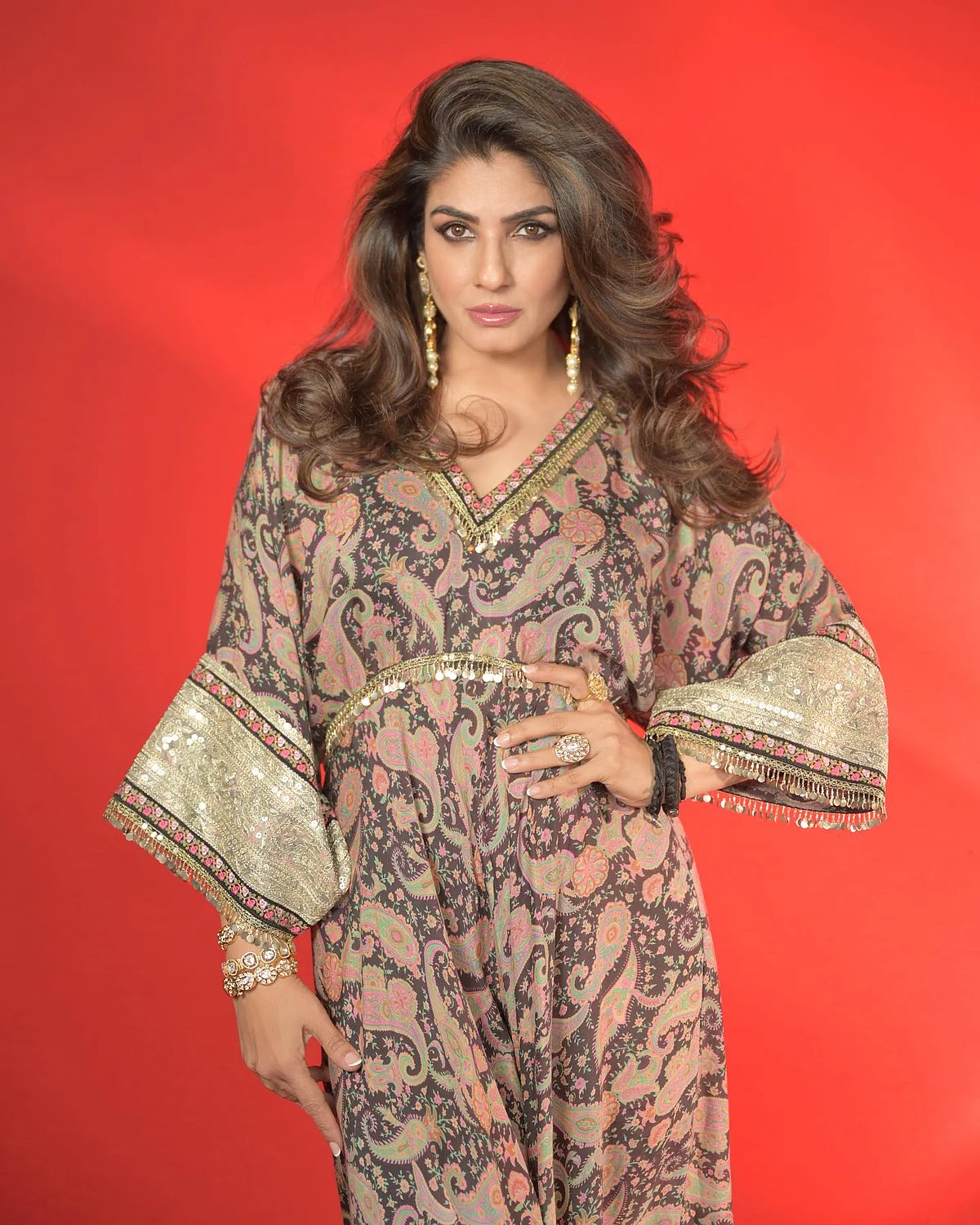 officialraveenatandon169953337432322426723655549992256307028