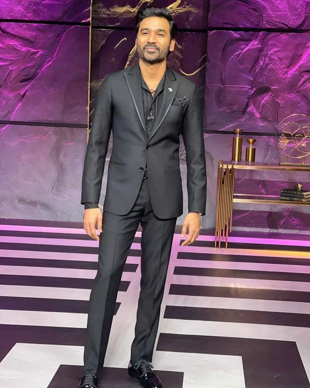 dhanushkraja163930033827269713435038270008980365285