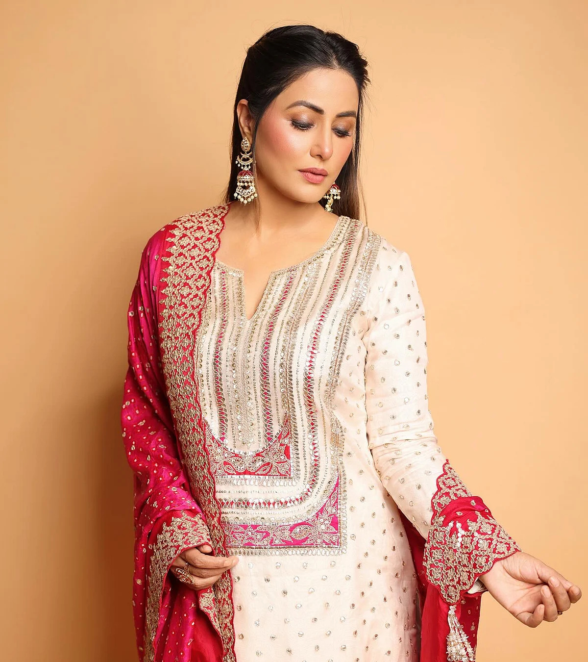 realhinakhan171144369133321536532196326894315071119