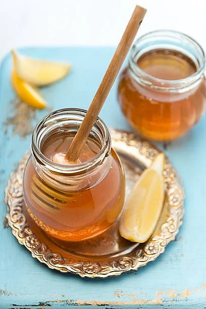 Lemon and honey decoction