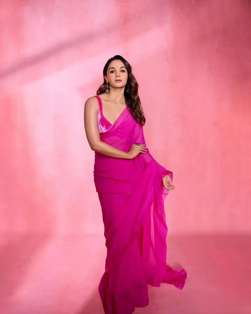 alia bhatt in simple pink sareef