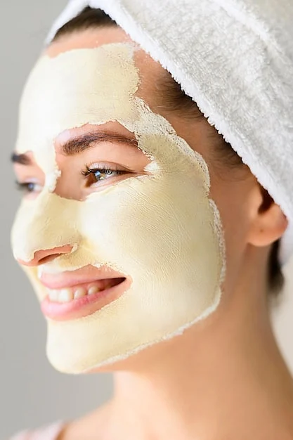 side view beautiful woman wearing face mask23 2148520242