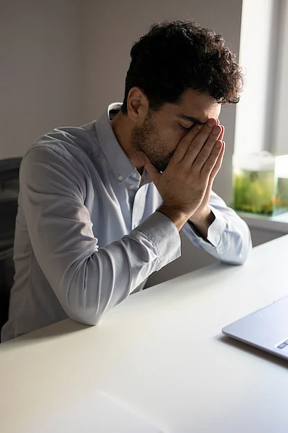 anxious man working side view23 2149729593