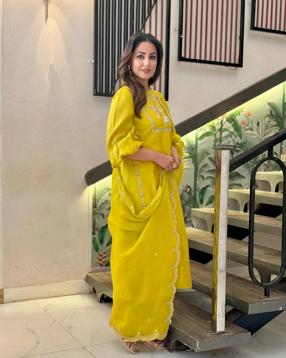 realhinakhan171163659133337718161469867514315071119
