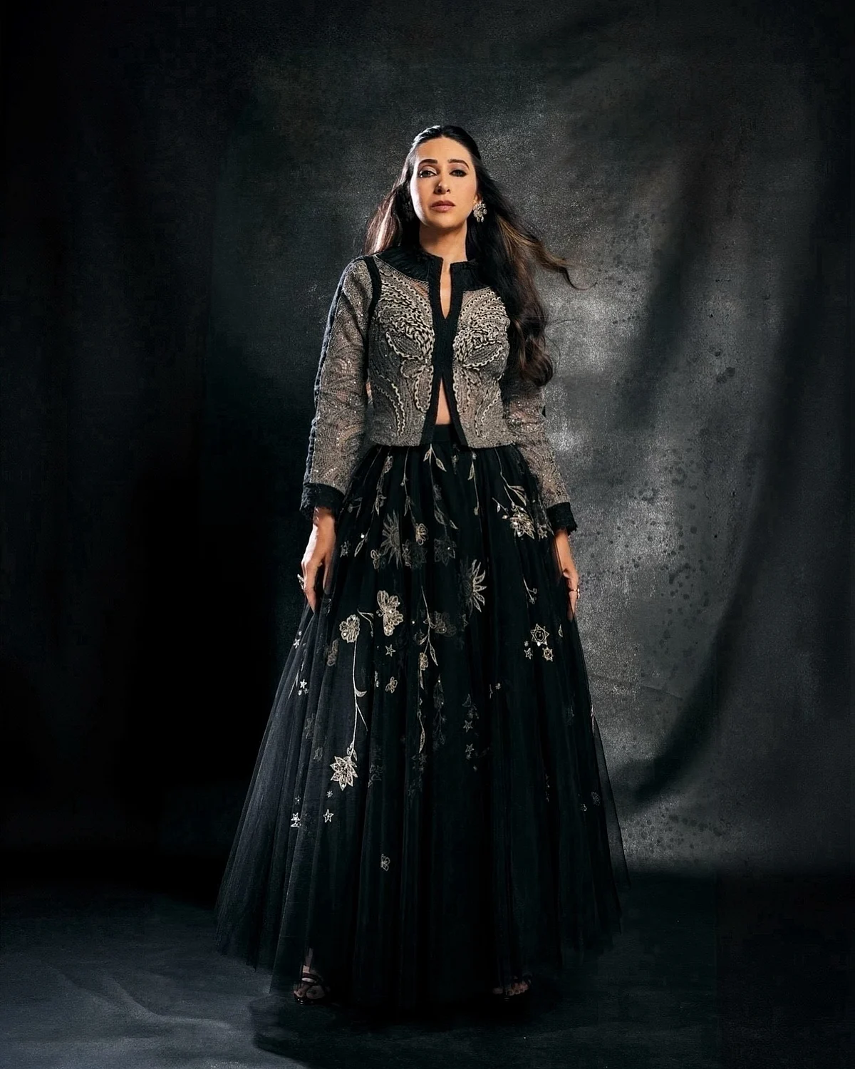 therealkarismakapoor172588004034532545302541194431460581245 1