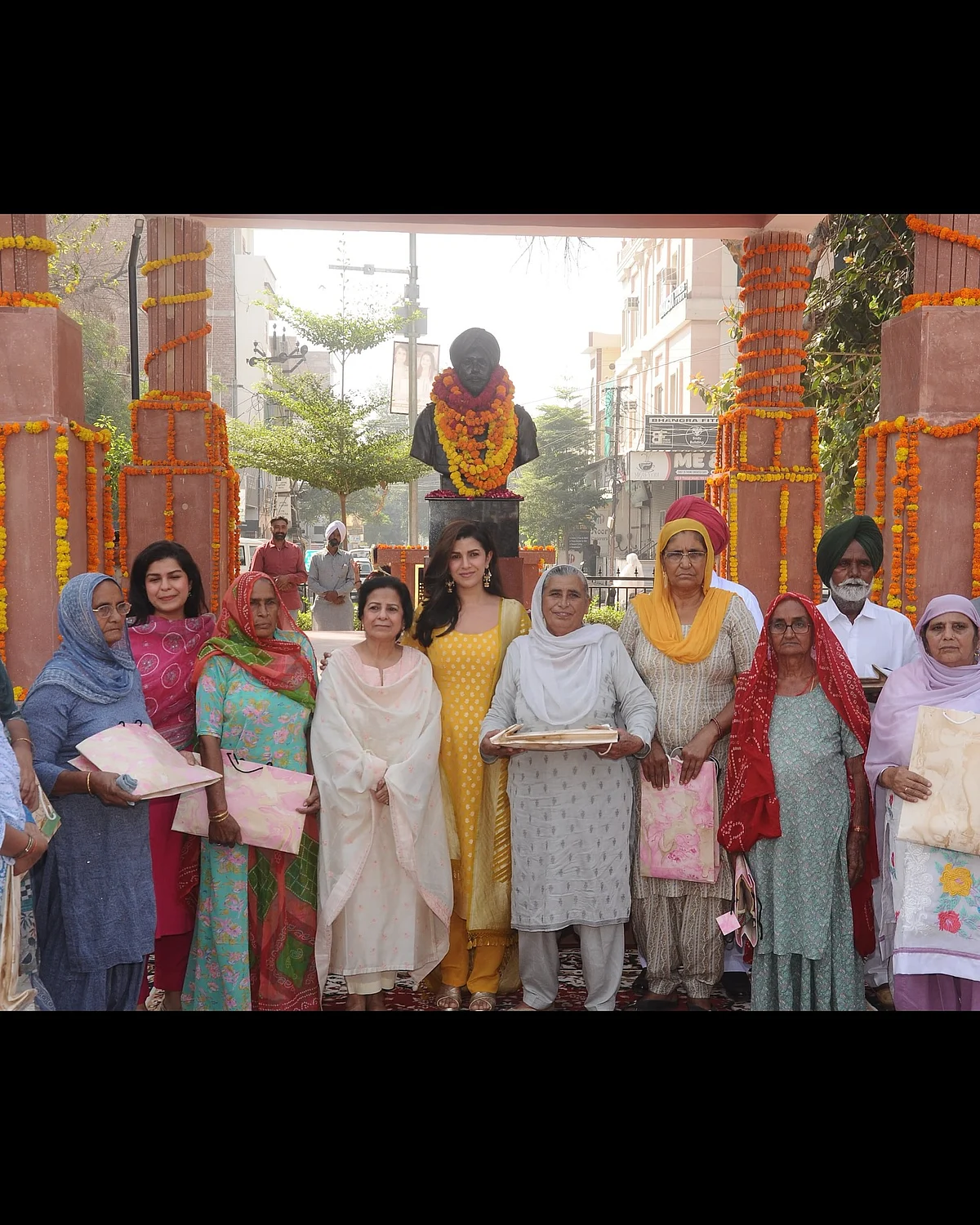 nimratofficial17298539963486590485899426325782716410