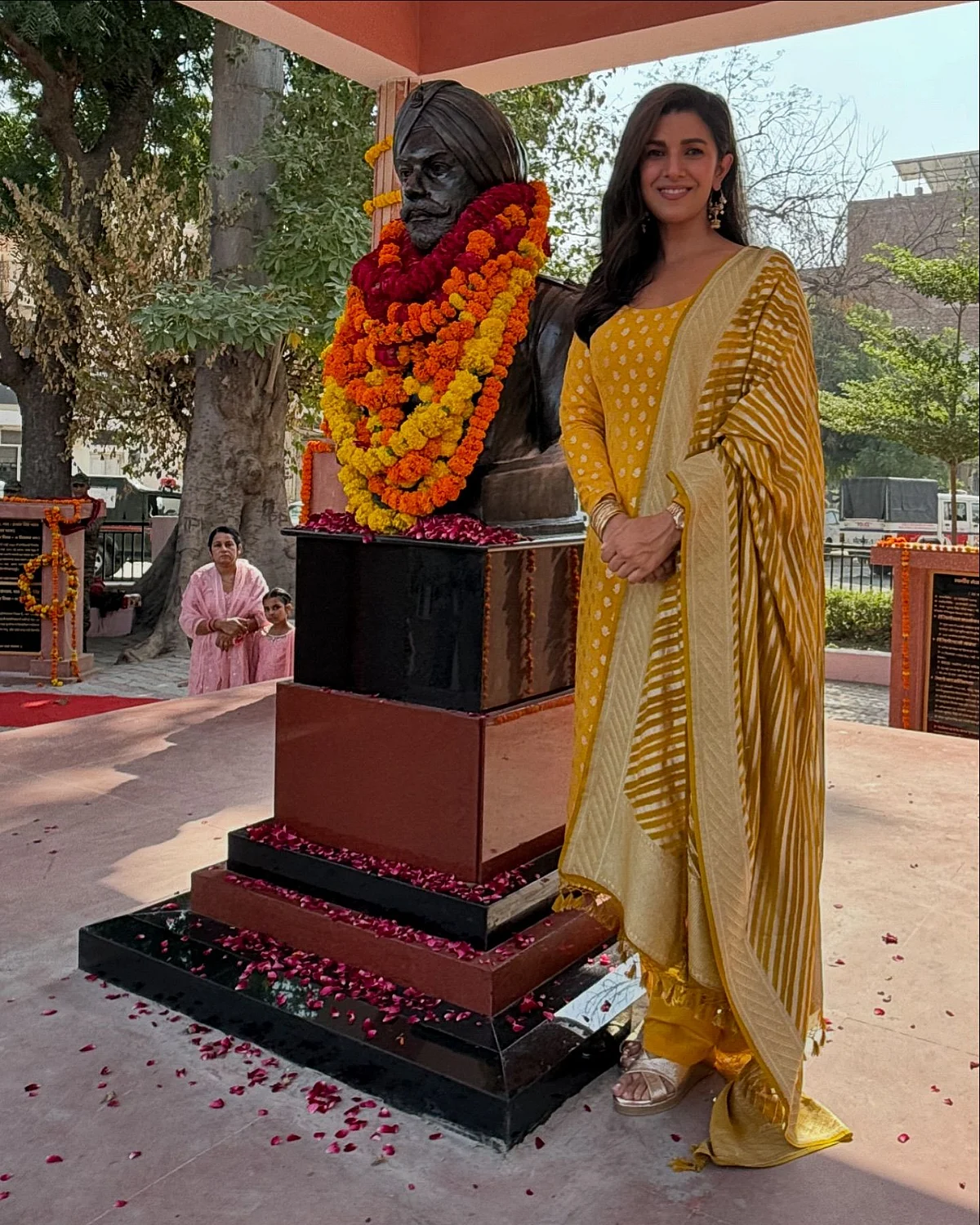 nimratofficial17298539963486590486041899039782716410