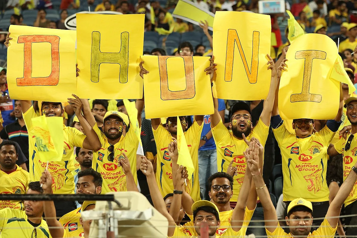 dhoni fans 2