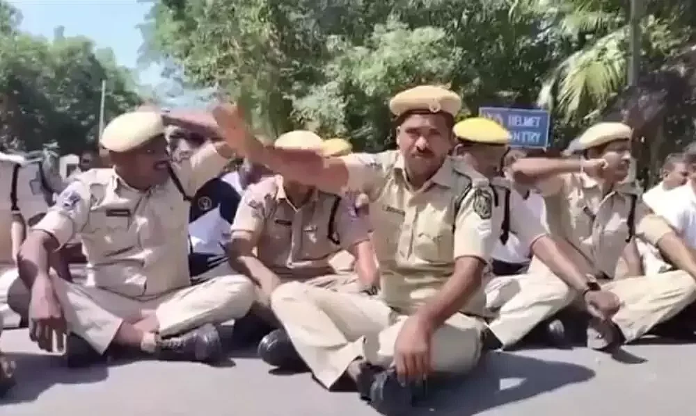 385541 police