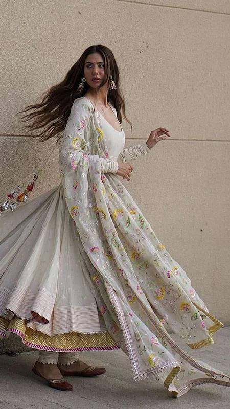 Sonam Bajwa 9